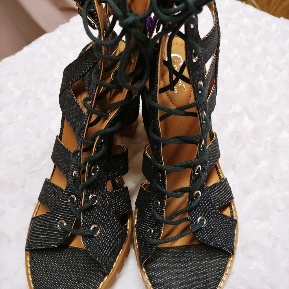 Sandals - Picture 2 of 4